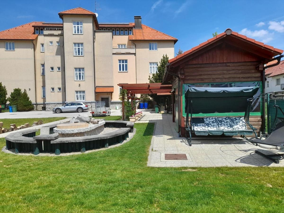 Apartments And Rooms Kod Eli Ravna Gora Kültér fotó