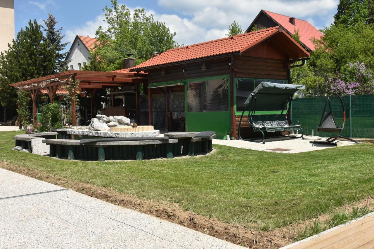 Apartments And Rooms Kod Eli Ravna Gora Kültér fotó